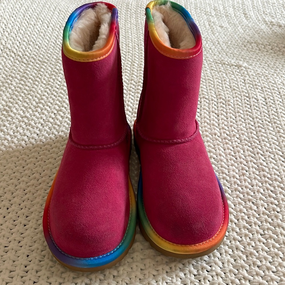Girls UGG rainbow boots brand new, size 1.